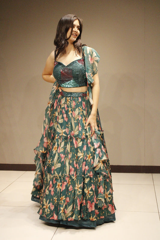 Elegant Organza Crop Top with Delicate Cutdana Embellishments