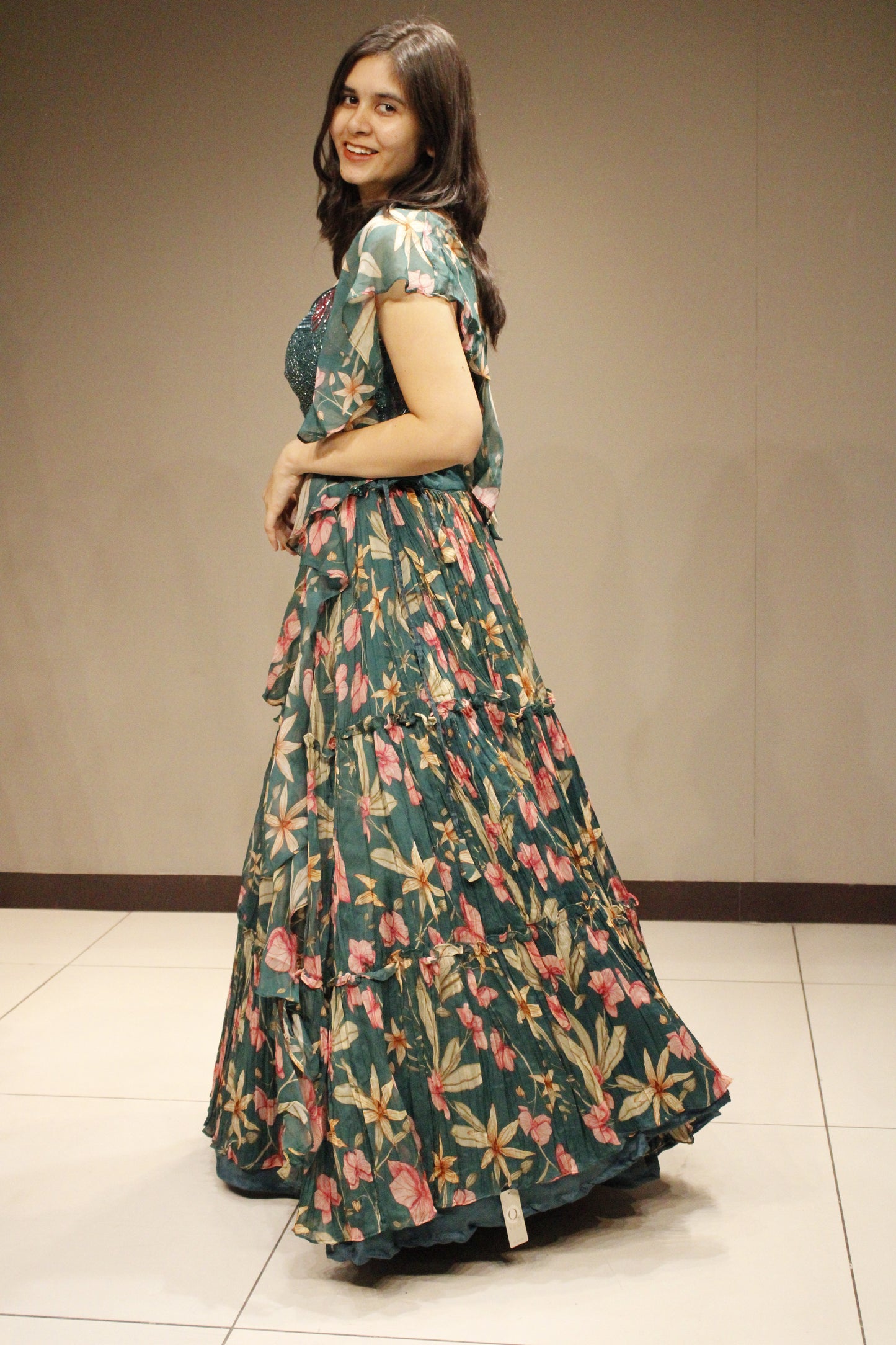 Elegant Organza Crop Top with Delicate Cutdana Embellishments